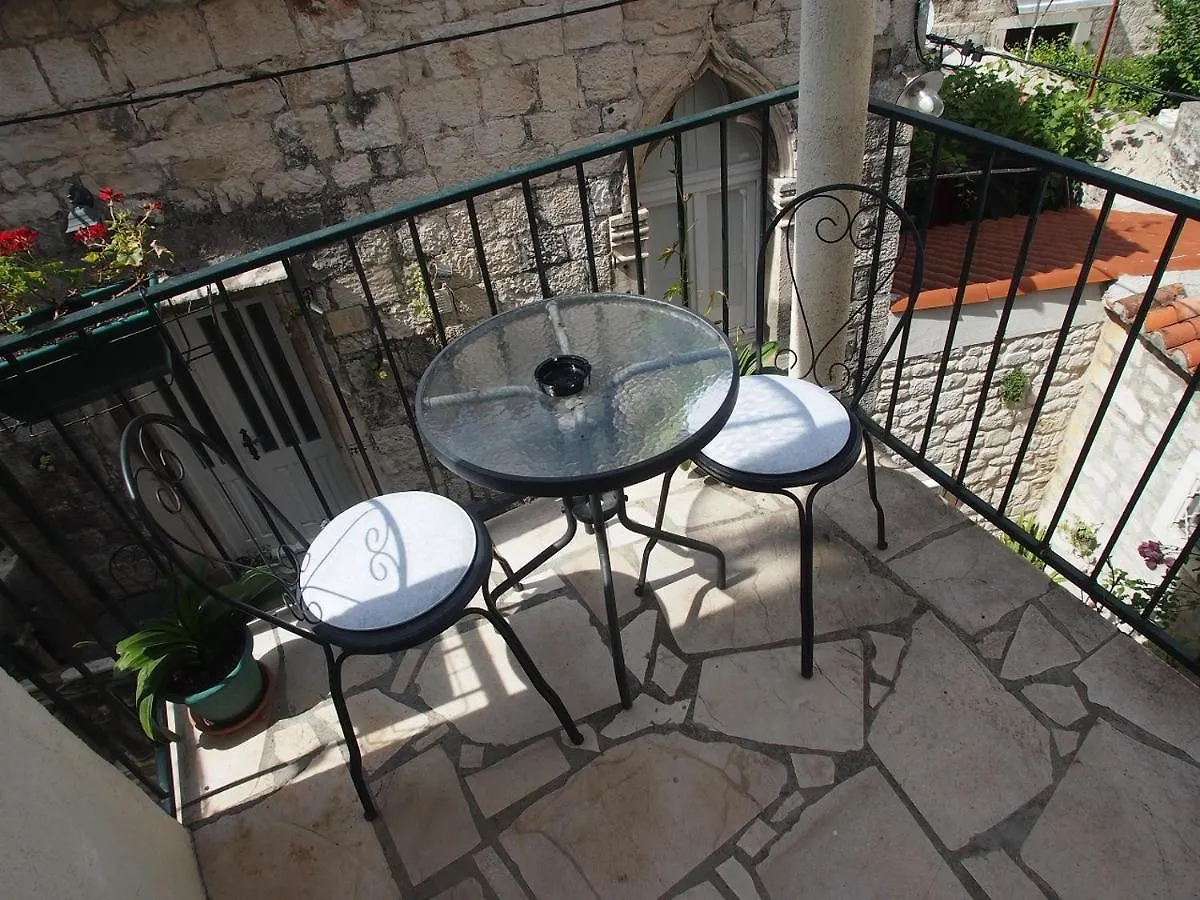 Rooms & Studio Stipcic 3*, Trogir