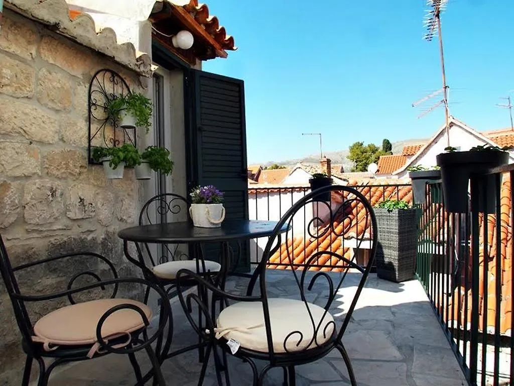 Rooms & Studio Stipcic 3*, Trogir