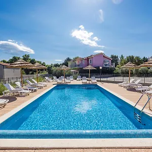 Aparthotel Kamenjak Runke